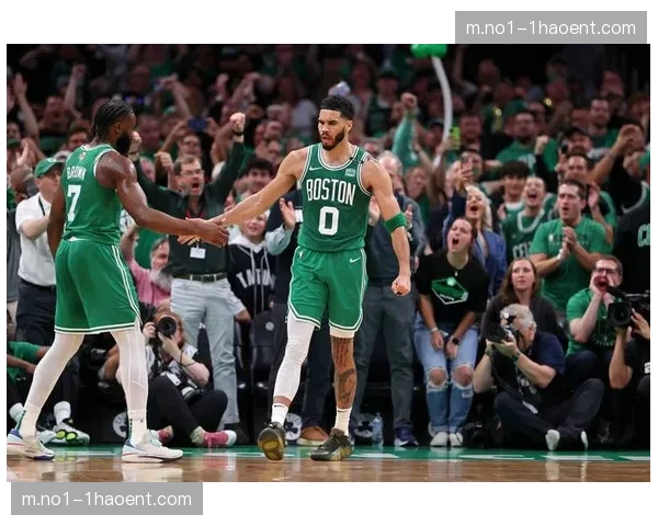 凯尔特人怀特攻防枢纽 关键回合决策能力决定上限